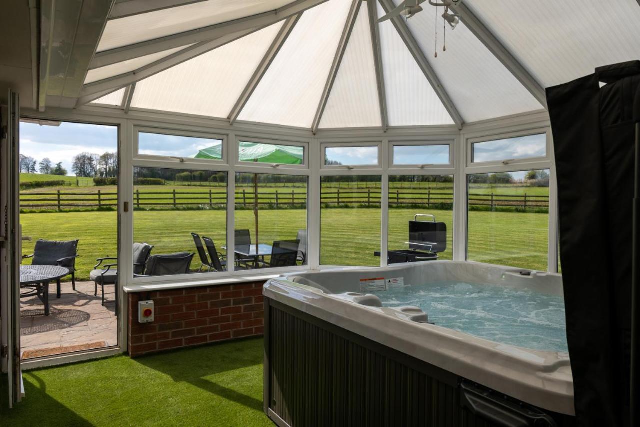 Tixall Manor Farm Stafford Exterior photo