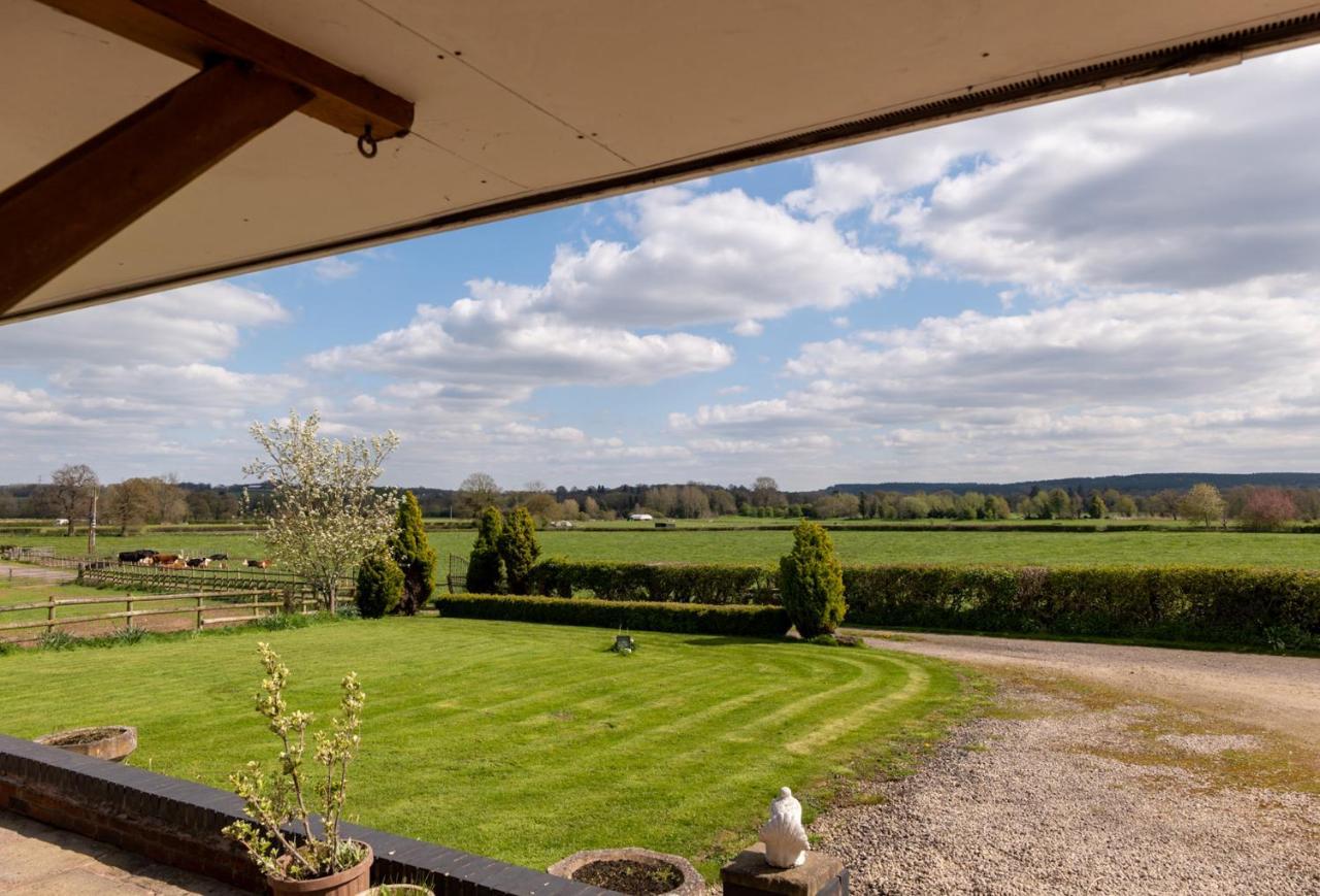Tixall Manor Farm Stafford Exterior photo