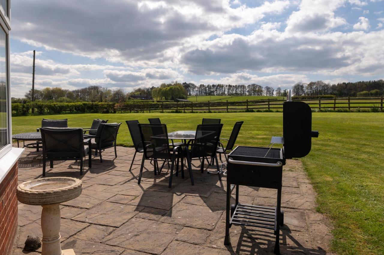 Tixall Manor Farm Stafford Exterior photo